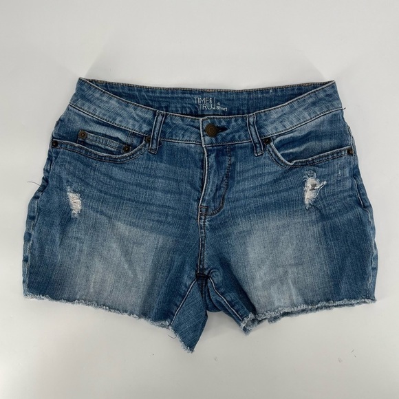 Time & Tru Cut Off Distressed Jean Shorts Size 6 Women’s - Picture 1 of 4